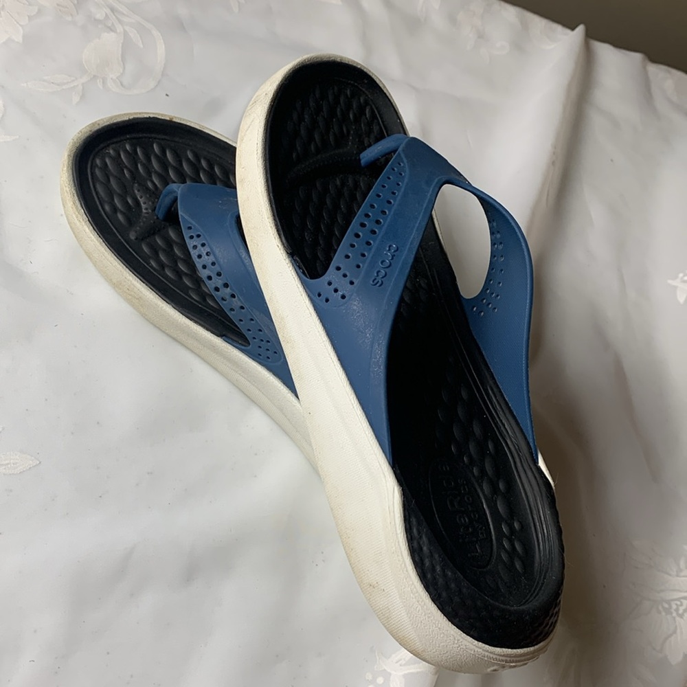 CROCS Literide unisex Flip Flops. Navy. Men 9. Women 11 - Picture 8 of 10